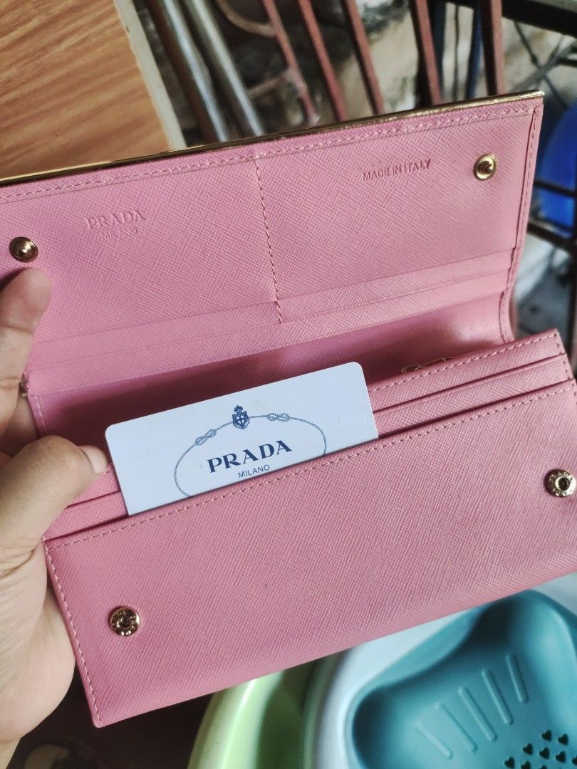 Prada Wallet (Category: Luxury Bags & Wallets) located in Zamboanga. Submitted by Clairey03 (Listing ID 1418479925, Image 3). Description: NGA.