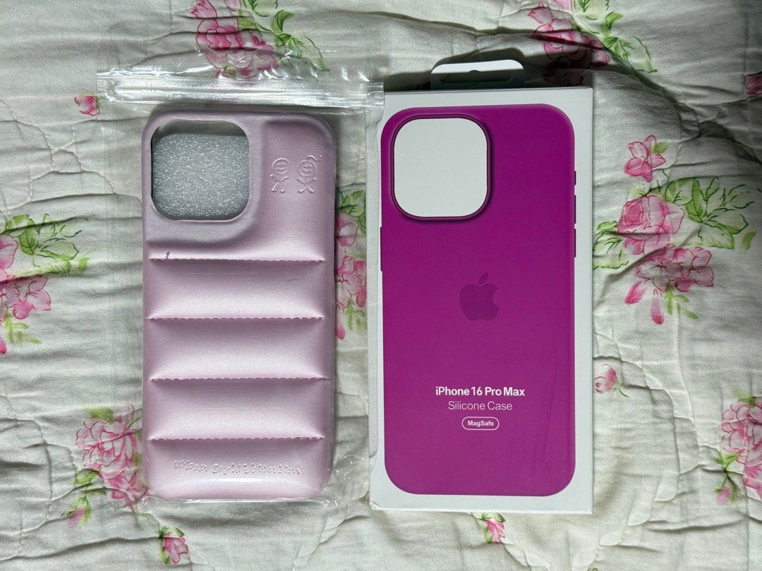 (Price listed is per piece) Iphone 16 PRO MAX phone case (Category: Cases & Sleeves) located in Quezon City. Submitted by cinna_collects (Listing ID 1418544086, Image 1). Description: Iphone 16 PRO MAX phone case - in like new condition (never used, fitted only) -350 each, bundle is 600 📍QC Loc Buyer will shoulder sf.