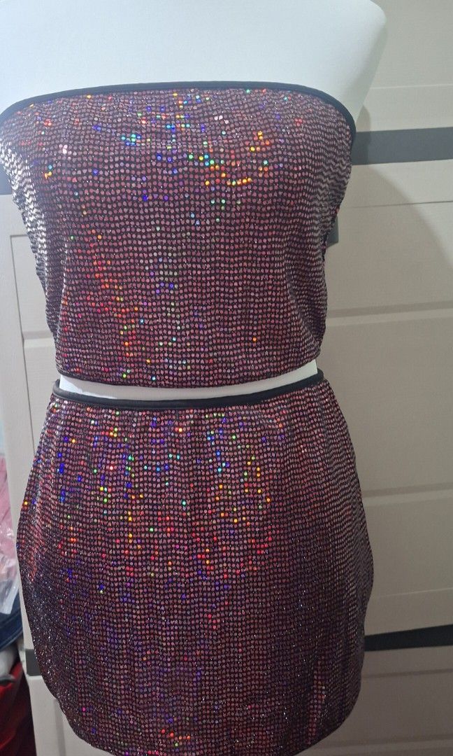 Sequins sparkly event ,costume partycoord (Category: Sets or Coordinates) located in Daraga. Submitted by etcbythesitters_05 (Listing ID 1418487327, Image 3). Description: size in the picture, pls pm me for any order thank you🥰.