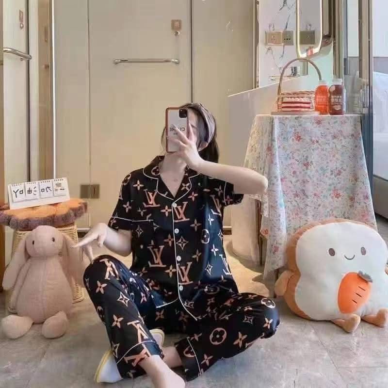 Silk terno set pajama for women (Category: Undergarments & Loungewear) located in Manila. Submitted by avaclothingph (Listing ID 1418517867, Image 2). Description: silk for women Available size Medium,Large,XL and 2XL Direct bodega and open for reseller.