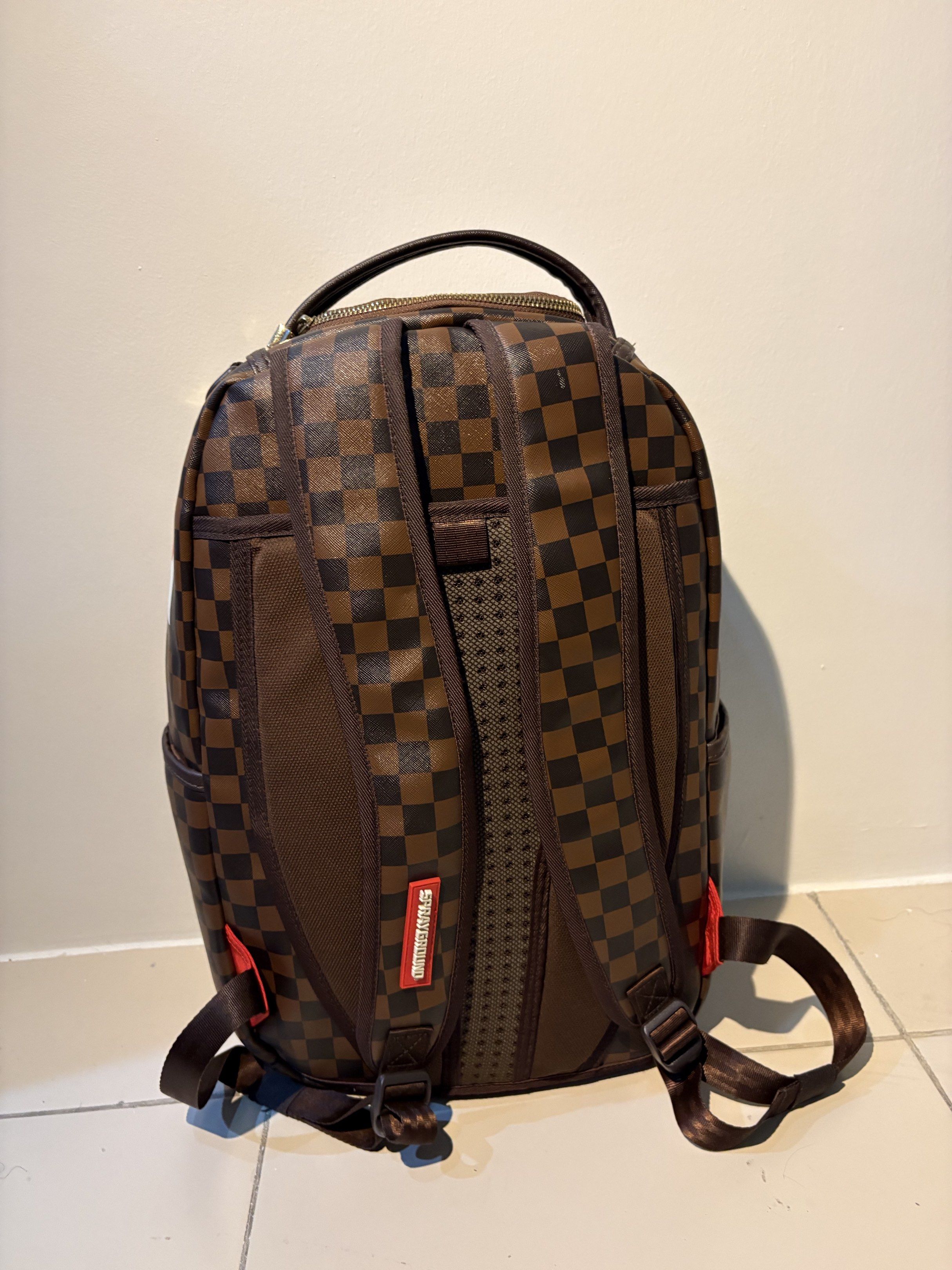 Sprayground Backpack (Category: Backpacks) located in Manila. Submitted by spiceverythingnice (Listing ID 1418427103, Image 3). Description: 100% Authentic Sprayground Sleek Sharks in Paris Brown Backpack 📍Manila.
