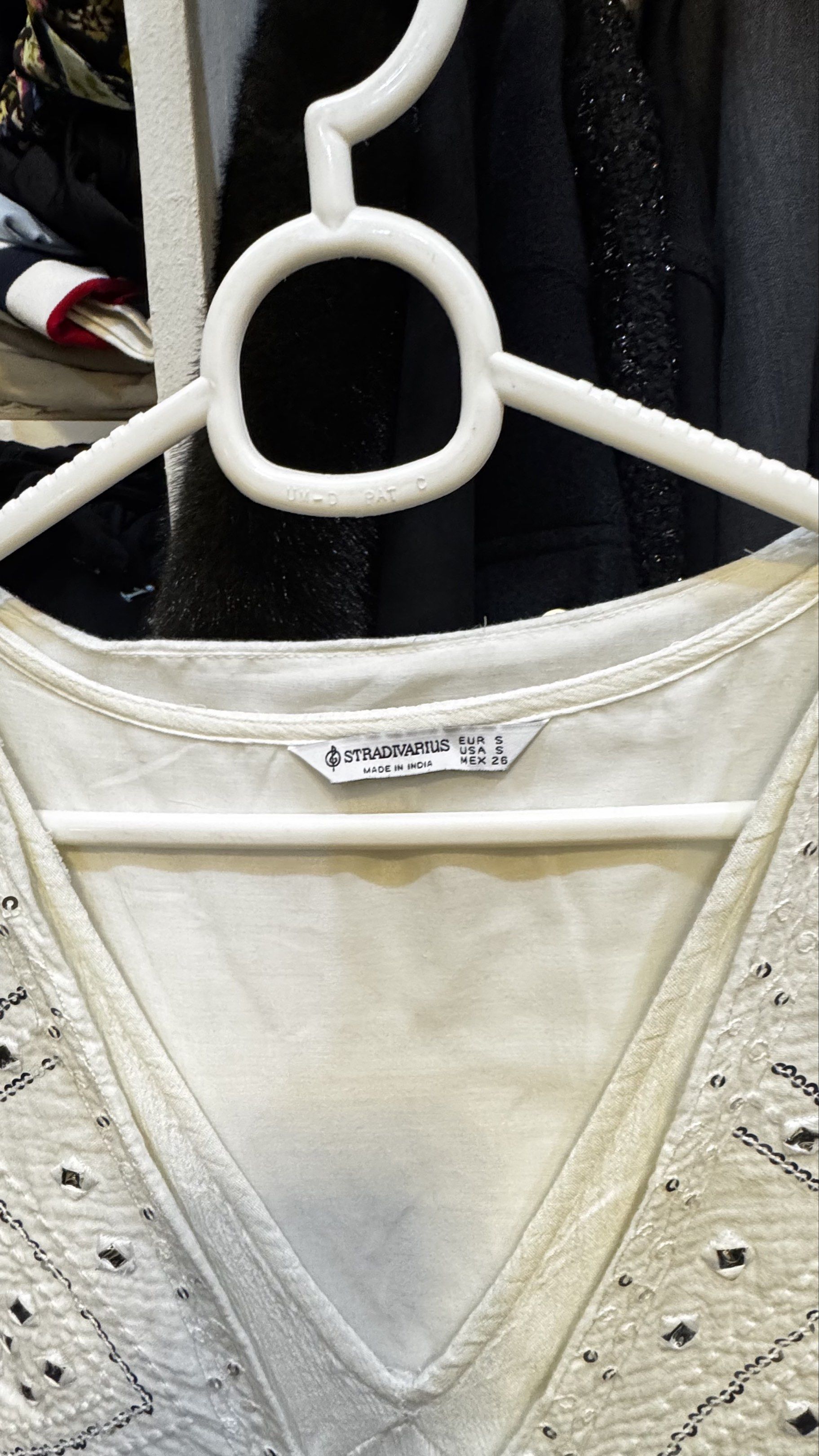 Stradivarius White Embellished Vest (Category: Others Tops) located in Mandaluyong City. Submitted by prelovedcole (Listing ID 1418462666, Image 2). Description: Worn only once Retails for 1,800.