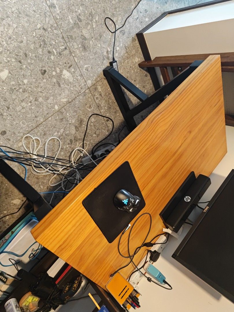 study table (Category: Tables & Sets) located in Singapore. Submitted by chenpapa (Listing ID 1418422180, Image 3). Description: table for sale, size is 100cm length, 60cm width, 75cm height. desk top is solid wood, thickness 4.6cm, legs are steel, very firm and stable. pls arrange your own transport, think a lalamove is enough..