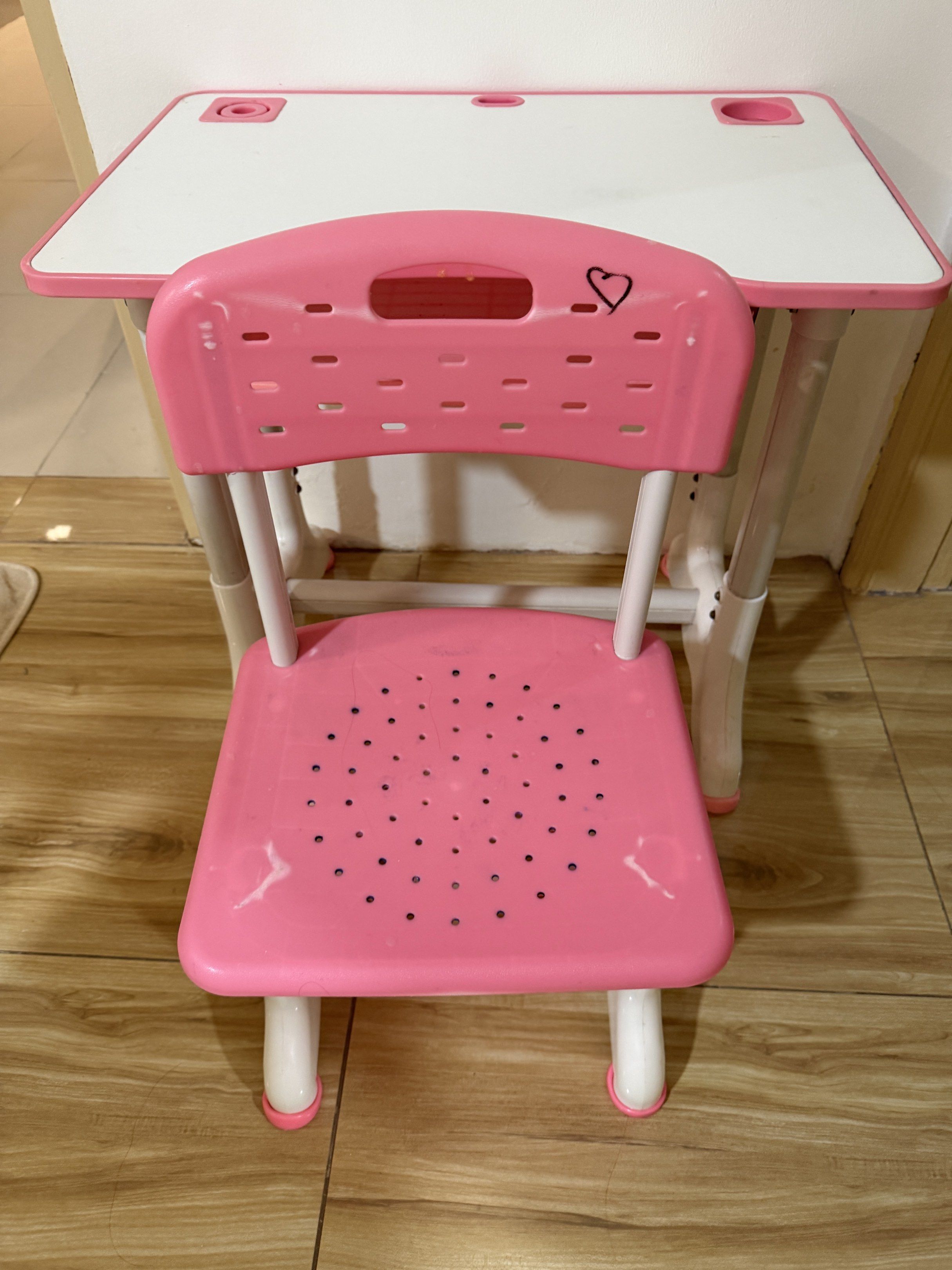Study Table for kids (Category: Kids Tables & Chairs) located in Bulacan. Submitted by reloveandrepeat (Listing ID 1418413352, Image 2). Description: need lang dikitan yung isang side ng backrest needs cleaning lang po Bought it online for P1500.