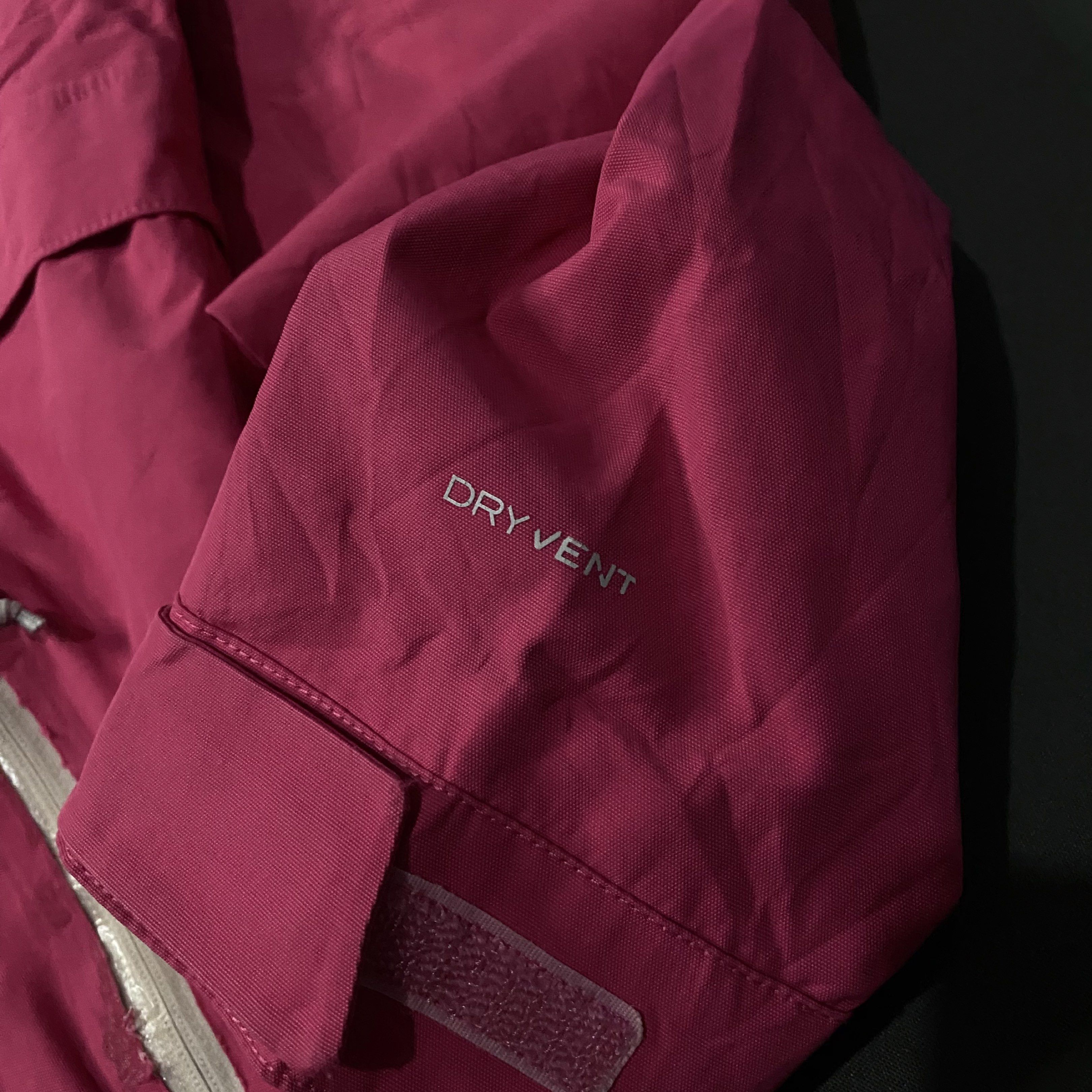 The North Face Dry Vent Womens Jacket (Category: Coats, Jackets and Outerwear) located in Cavite. Submitted by lit_loots (Listing ID 1418423466, Image 2). Description: The North Face Dry Vent Womens Jacket M/L on tag 20.5x25.5/26.6 Excellent condition Issue: re-glued pocket, minimal stain Cavite location 📍 - free sf.
