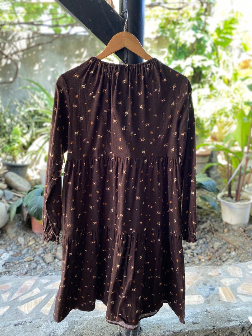 Uniqlo dress (Category: Dresses) located in Cabanatuan. Submitted by topandbottomph (Listing ID 1418429858, Image 2). Description: Uniqlo dress Like New Size:160 Kids (best fit for S-M adult) ₱299 only MOP: Gcash, Mari Bank , BDO MOD: J&T 📌Cabanatuan City PM for inquiries 💌.