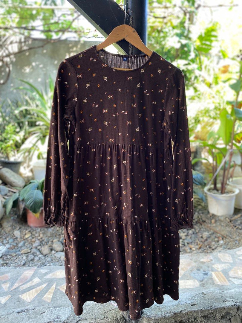 Uniqlo dress (Category: Dresses) located in Cabanatuan. Submitted by topandbottomph (Listing ID 1418429858, Image 1). Description: Uniqlo dress Like New Size:160 Kids (best fit for S-M adult) ₱299 only MOP: Gcash, Mari Bank , BDO MOD: J&T 📌Cabanatuan City PM for inquiries 💌.