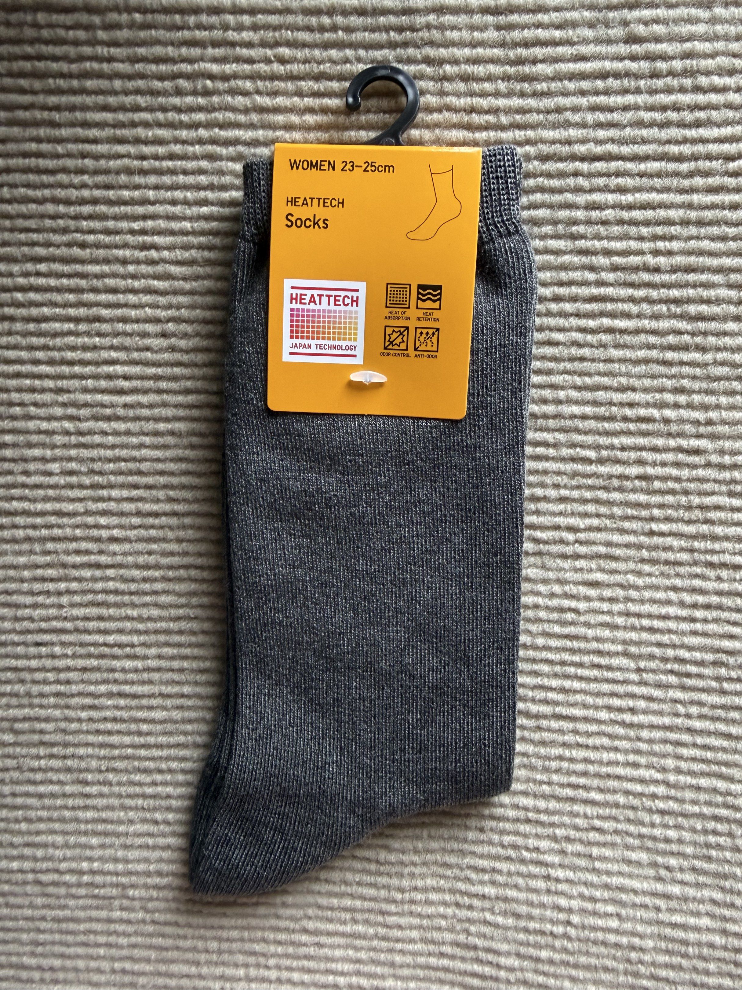 Uniqlo Women Heattech Socks THIN (Category: Socks & Tights) located in Marikina City. Submitted by wearism (Listing ID 1414670839, Image 2). Description: 100% brand new with tag and original Uniqlo. AVAILABLE UNTIL POSTED. Size: 23-25cm Color: Black and white Length: Regular -thin Where was it made: China Price is fixed. Php270.00 each No additional photos will be provided. No when worn photo. We will send photo of your paid order before packing 