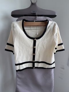 (Category: ) located in . Submitted by declutteringwardrobe1234 (Listing ID 1418464802, Image 1). Description: .