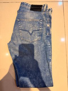 (Category: ) located in . Submitted by bape5786 (Listing ID 1418574756, Image 1). Description: .