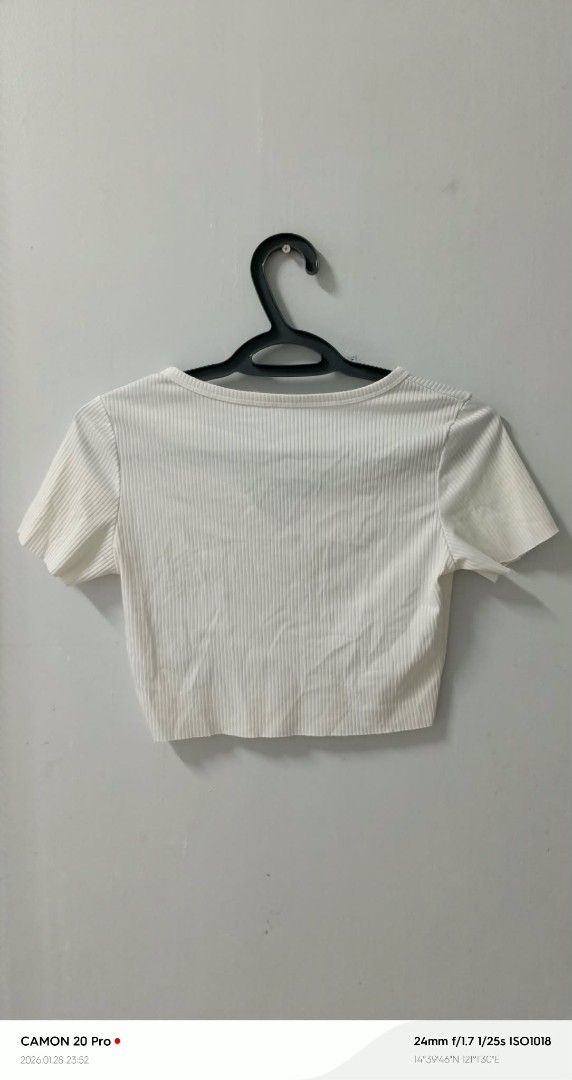White Ribbed Crop Top (Category: Others Tops) located in Quezon City. Submitted by sheila0721 (Listing ID 1418461905, Image 1). Description: for declutter.
