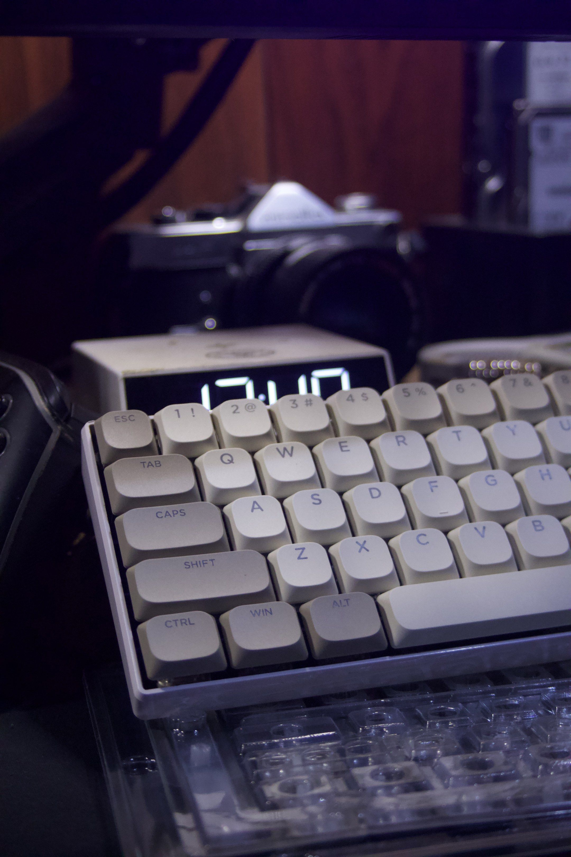 Womier Low Profile Keycap Set (Category: Computer Keyboard) located in Cainta. Submitted by samurai_stash (Listing ID 1418589677, Image 2). Description: - Womier keycap set - Color: White and Gray - Designed for 60% keyboards - Brand new, in original packaging.