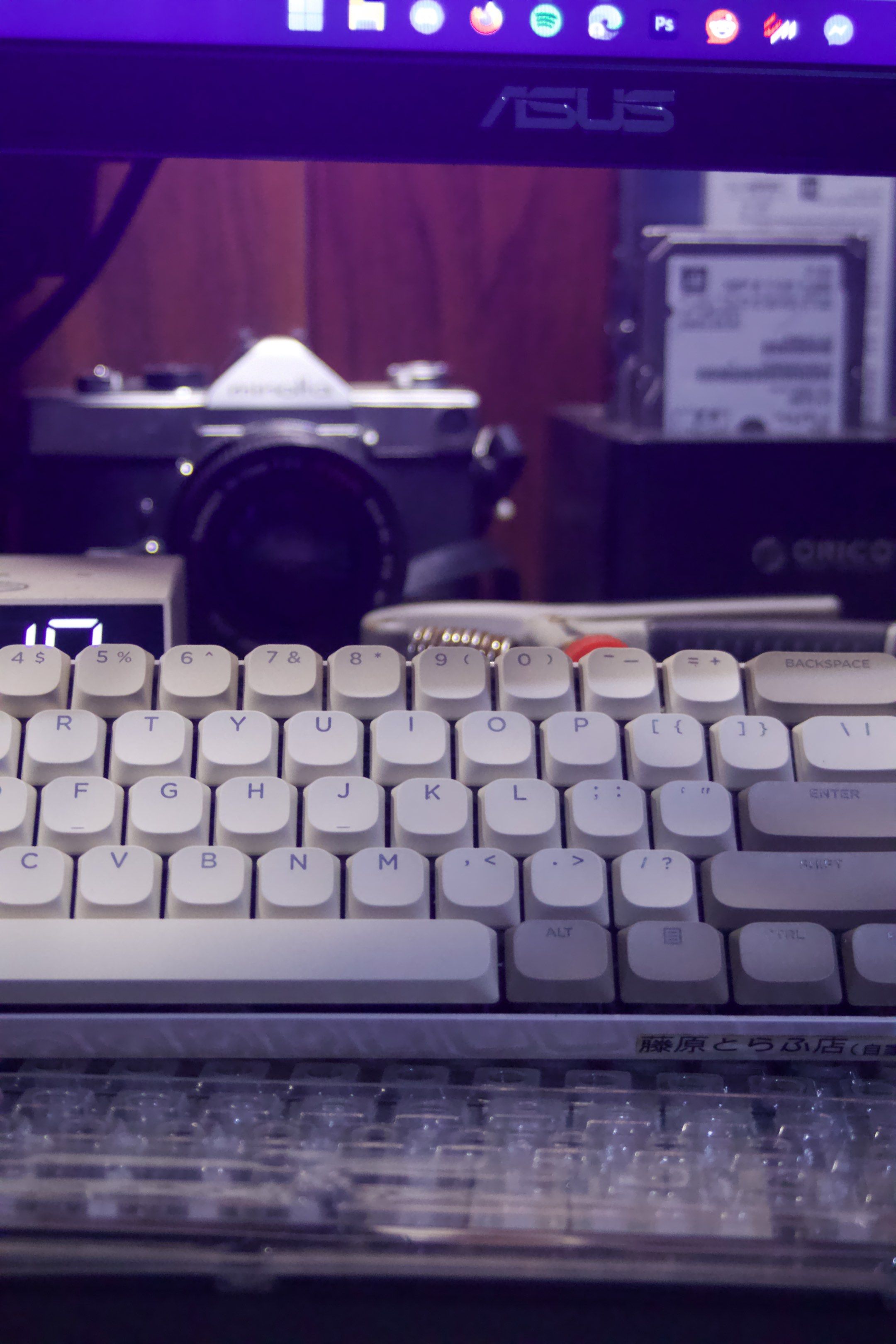 Womier Low Profile Keycap Set (Category: Computer Keyboard) located in Cainta. Submitted by samurai_stash (Listing ID 1418589677, Image 3). Description: - Womier keycap set - Color: White and Gray - Designed for 60% keyboards - Brand new, in original packaging.