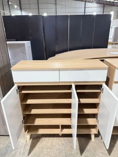 (Category: ) located in . Submitted by furnituresg (Listing ID 1418460380, Image 1). Description: .