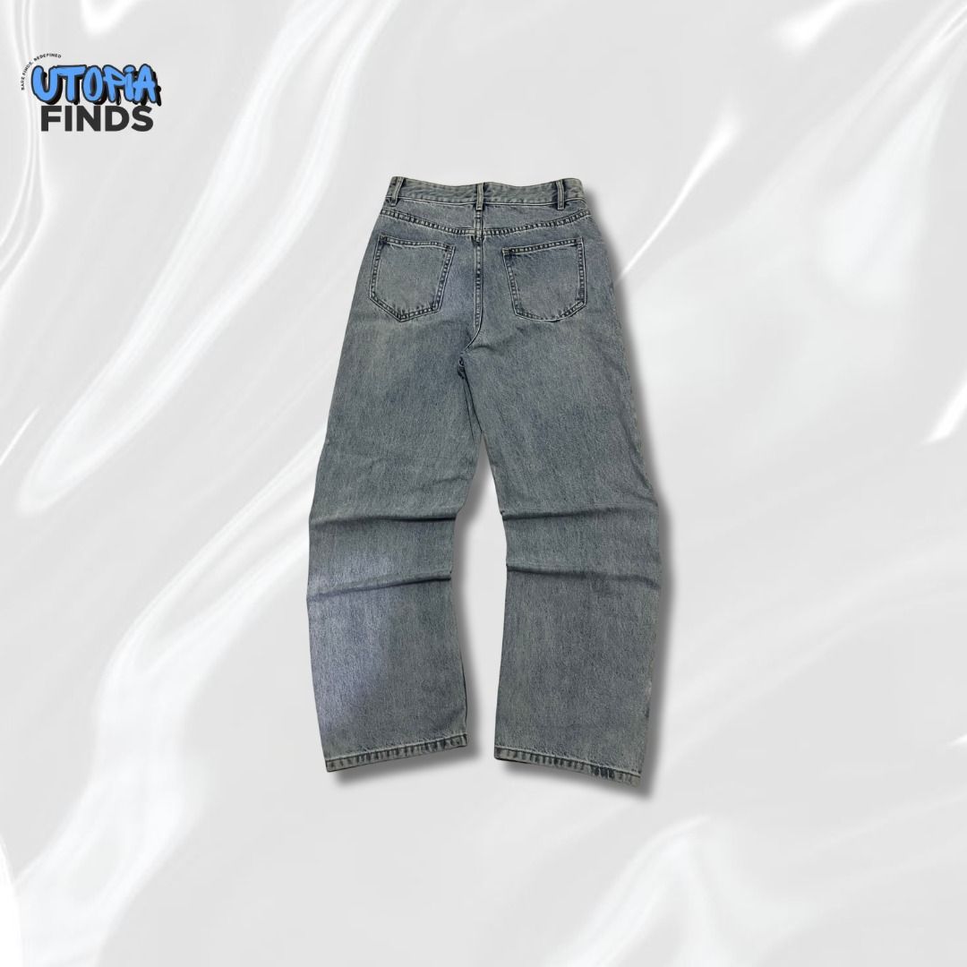 y2k Light Blue Denim Baggy Pants (Category: Jeans) located in Dasmarinas. Submitted by utopiafinds.ph (Listing ID 1418575491, Image 2). Description: W: 28 L: 40 H: 9 Size on tag: - No Issue Color: Light Blue Wash: Stone Wash Material: Denim - Hem strap Loc: Dasmariñas Cavite .