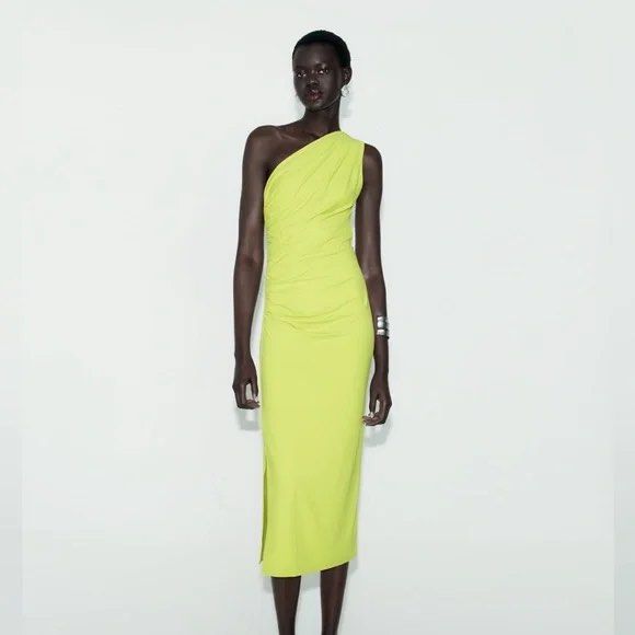 Zara Draped Asymmetrical Midi Dress (Category: Dresses) located in Pasig City. Submitted by NCloset (Listing ID 1418538999, Image 1). Description: ZARA Asymmetrical Midi dress - Side ruched detailing - Fitted silhouette (very sexy!!) - Vibrant lime green color - Suitable for various occasions - Stylish and modern.