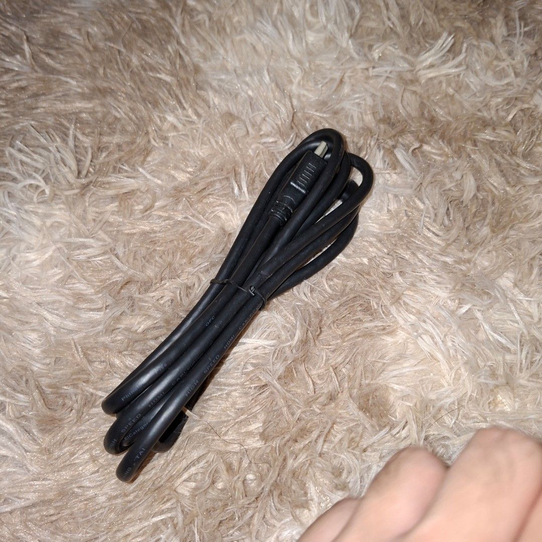 2m Hdmi cable (Category: Chargers & Cables) located in Pasig City. Submitted by last_price_posted (Listing ID 1413289424, Image 2). Description: Brand new This is available while posted price indicated is per unit Can be pick up asap at pasig Shipping is available upon your booking, payment must be directly made by you before leaving my place fix price, non negotiable already a bargain For sale only.
