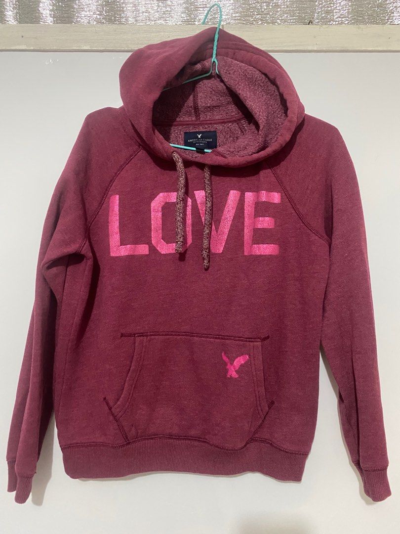 American Eagle Outfitters Love Hoodie (Category: Coats, Jackets and Outerwear) located in San Pedro. Submitted by jen.declutter (Listing ID 1413282903, Image 1). Description: - American Eagle Outfitters hoodie - Color: Maroon - Graphic: "LOVE" on front - Size: XS TO SMALL .