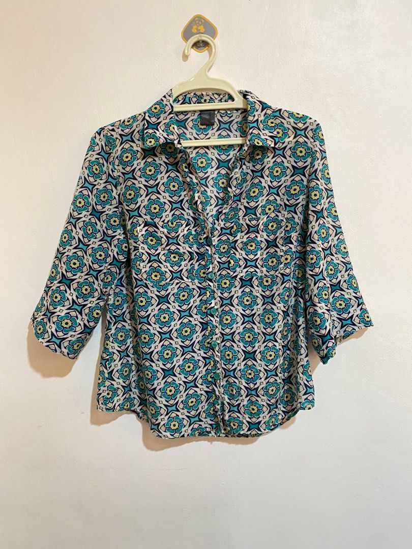 Ann Taylor Silk Patterned Print Roll Sleeve Shirt Blouse (Category: Blouses) located in Naga. Submitted by threadedtreasures (Listing ID 1413320568, Image 3). Description: Like new! So pretty! 😍 S-M.