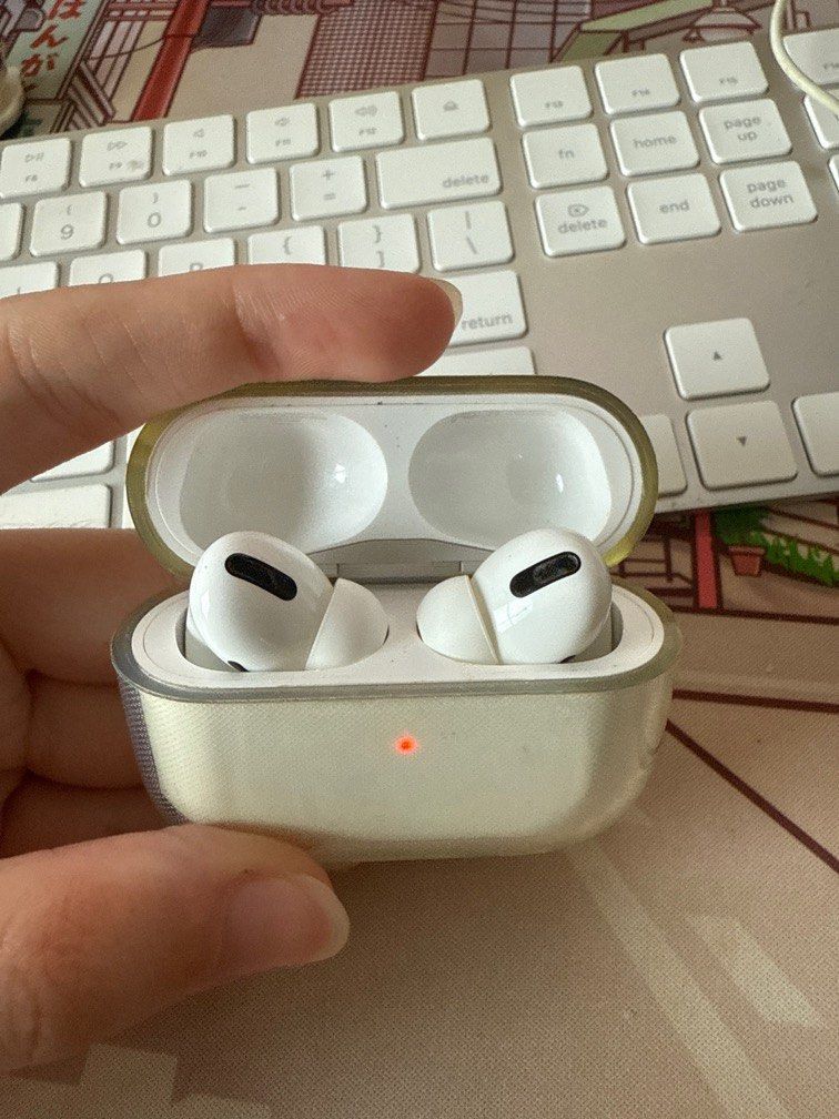 Apple 1st Gen Airpods Pro with Box (Category: Earphones) located in Cabanatuan. Submitted by makeup_goodies (Listing ID 1413323944, Image 2). Description: AUTHENTIC. PURCHASED FROM AMAZON US. Complete with Box. Same Serialnumber on Box and Airpods Pro. No scratches, no damages. Never dropped. SRP: 15,000 👉🏻Now: ₱9,000 nalang. RFS: Prefer my Sony OverEar Headphones..