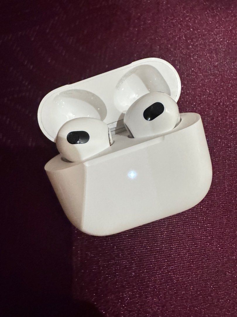 Apple AirPods 3rd Generation (Category: Earphones) located in Angono. Submitted by rainnefer15849 (Listing ID 1413305793, Image 1). Description: Selling my original Airpods Gen 3. Honest issue: I have not used this in months. When I used it again, my devices can no longer detect it. Last I used it, both Airpods are working. The charging case still works. ‼️Buy at your own risk‼️ Location: Binangonan, Rizal Shipping: Lalamove Thank you..