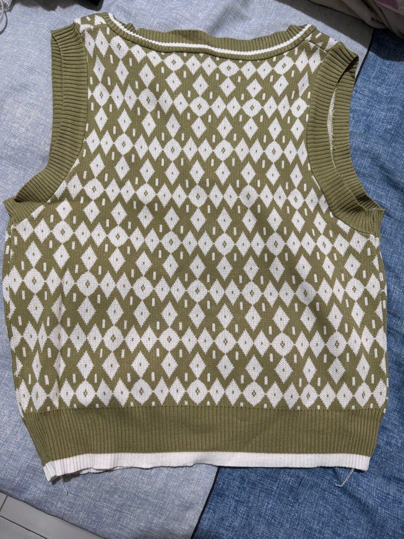Argyle Knit Vest (Category: Others Tops) located in Manila. Submitted by itswayne (Listing ID 1413279534, Image 2). Description: - Olive green and white argyle knit vest - V-neck design - Ribbed detailing on hem, neckline, and armholes - can fit S-M frame - rfs: declutter, not my style anymore.