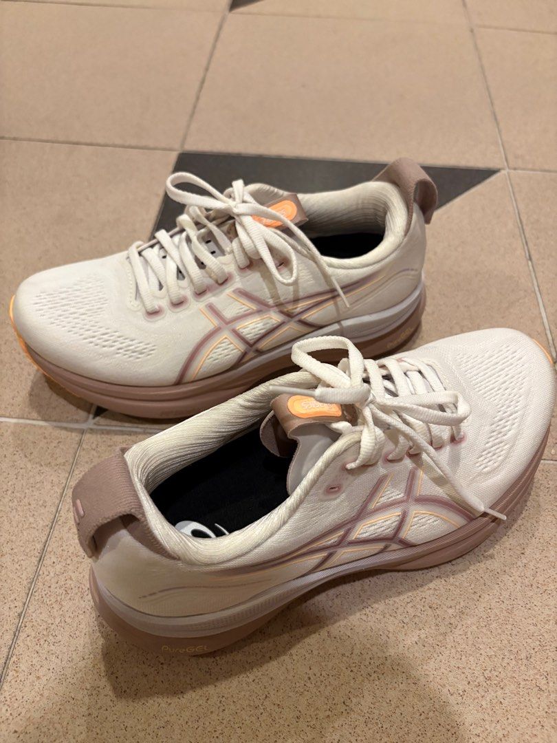 ASICS Gel Kayano Women's Running Shoes (Category: Sneakers) located in Singapore. Submitted by beverly2016 (Listing ID 1413327271, Image 2). Description: I’m a long distance runner who uses On running shoes. I bought asics gel kayano to widen my shoe collection. Unfortunately my gait is not suited for this type of shoe, as I over pronate when I run. Therefore I am selling. Only used once for a 5km run. .