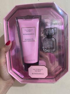 (Category: ) located in . Submitted by lessisluxeshop (Listing ID 1413295126, Image 1). Description: .