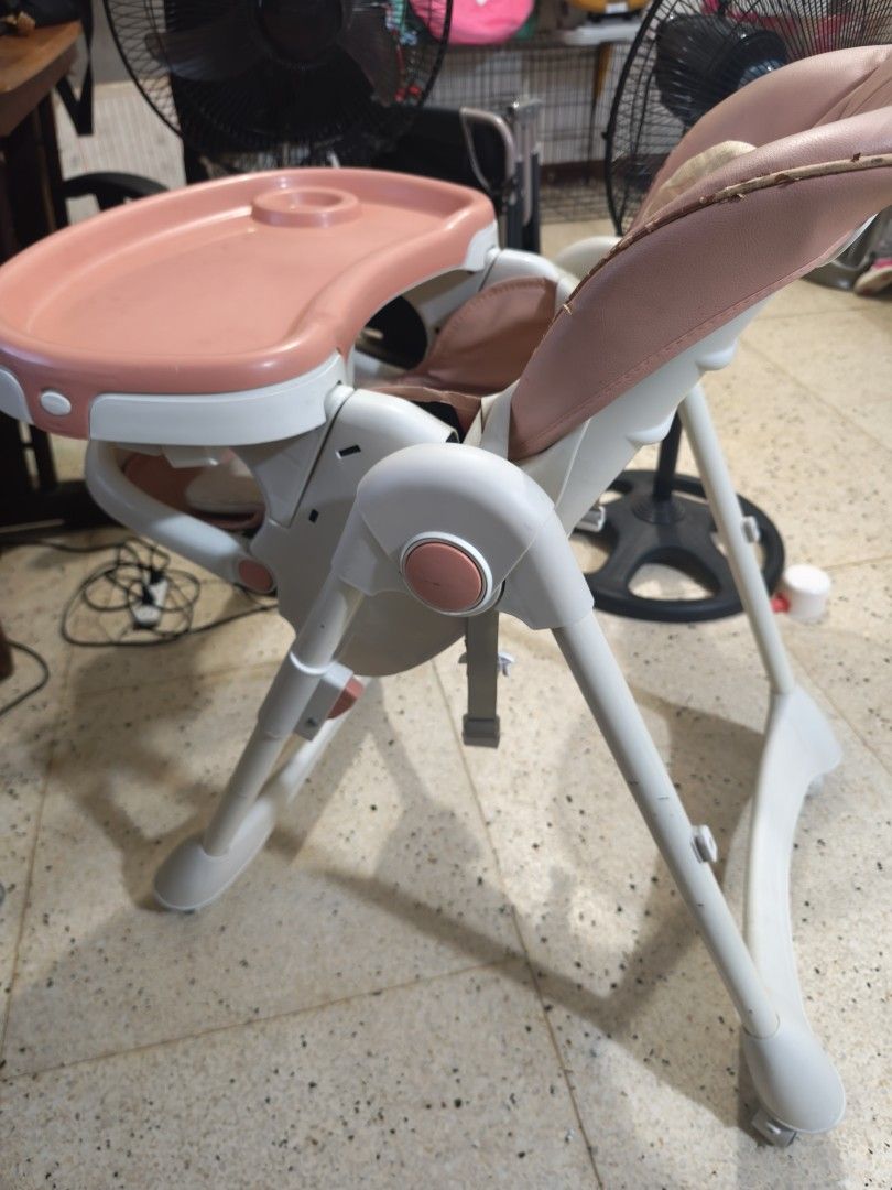 Baby Feeding Chair (Category: Baby High Chairs) located in Quezon City. Submitted by plukmarial14025 (Listing ID 1413226514, Image 2). Description: .