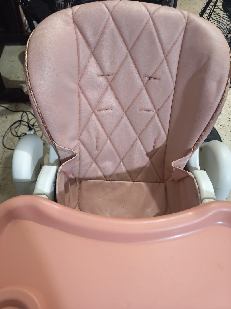 Baby Feeding Chair (Category: Baby High Chairs) located in Quezon City. Submitted by plukmarial14025 (Listing ID 1413226514, Image 3). Description: .