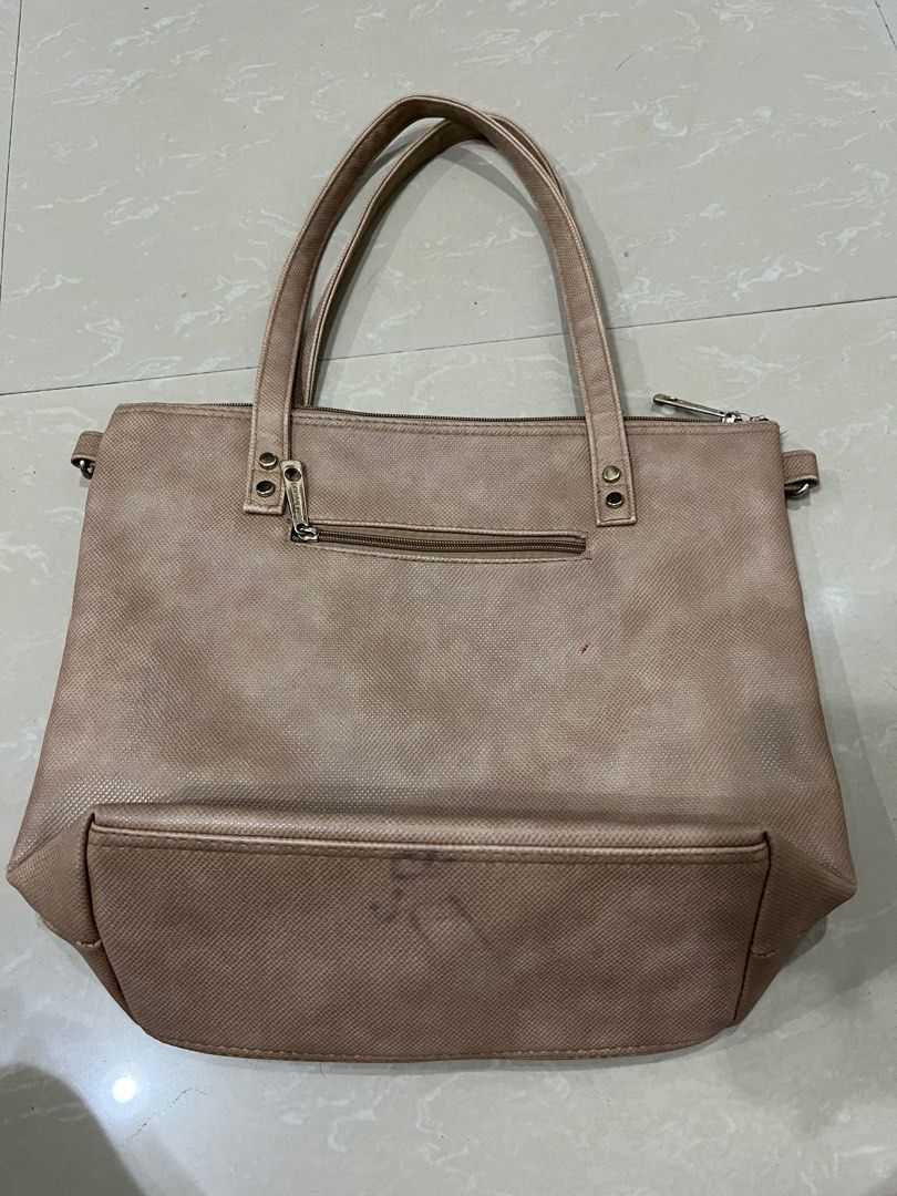 Belladonna Bag (Category: Tote Bags) located in Koronadal. Submitted by hiiiii.hello (Listing ID 1413337718, Image 2). Description: - Zipper closure - Interior zipper pocket mop gcash mod j&t.