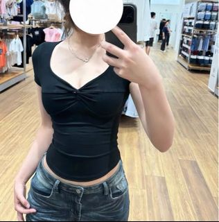 (Category: ) located in . Submitted by ccxhhhss (Listing ID 1413402534, Image 1). Description: .