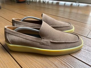 (Category: ) located in . Submitted by shoes4u (Listing ID 1413248152, Image 1). Description: .