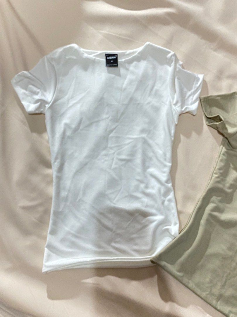 MERA Premium Naomi in White (Category: Shirts) located in Paranaque City. Submitted by k9kl.o (Listing ID 1413369481, Image 3). Description: Brand New MERA Premium Naomi Top in White XS with MERA Plastic Bag.