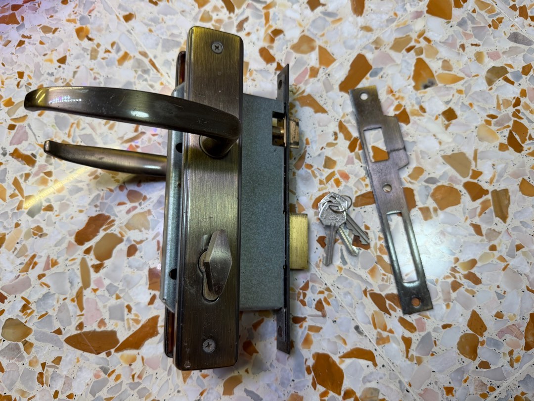 Bronze Door Lock Set with Keys, Furniture & Home Living, Security ...