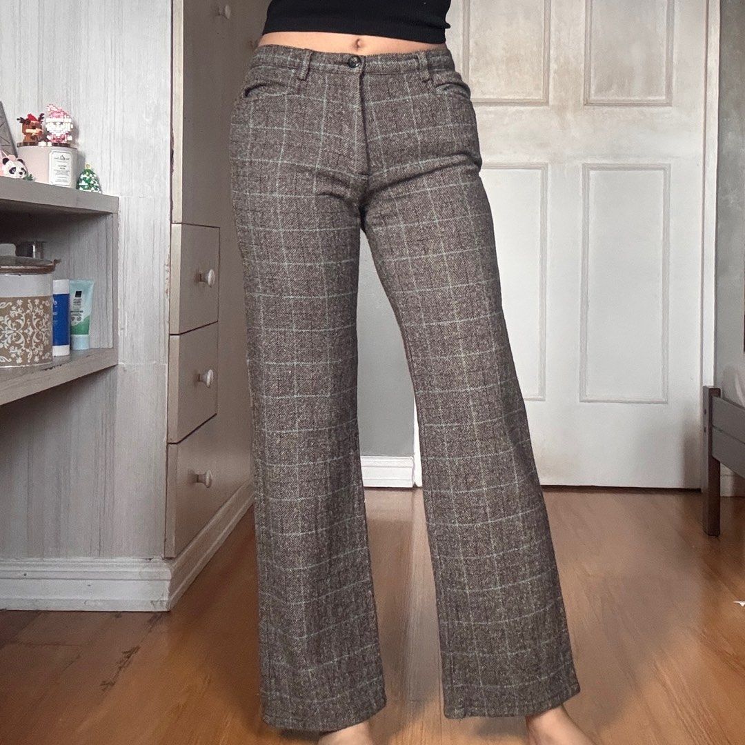 Brown Plaid Flare Pants (Category: Other Bottoms) located in Quezon City. Submitted by kaeshops (Listing ID 1413364874, Image 1). Description: Decluttering my preloved clothes! PM me for more photos 🩷 items are negotiable if buying multiple items! Can do meet-ups or ship from Diliman, QC or Sampaloc, Manila - Brown plaid flare pants - Classic plaid pattern! Sooo pretty irl - Flared leg - Button and zipper closure - Versatile for casual or dressy