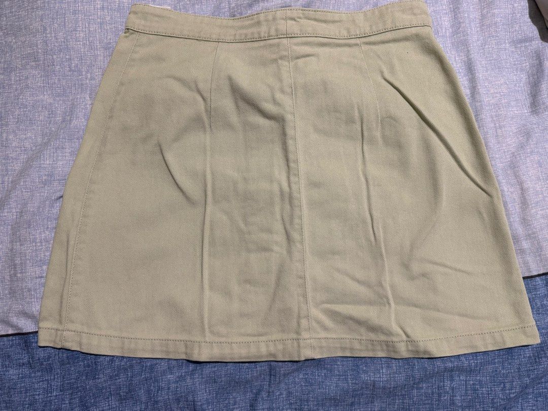 Button-Up Skirt (Category: Skirts) located in Manila. Submitted by itswayne (Listing ID 1413321857, Image 2). Description: - Light green color - Size 36 - A-line silhouette - Made in Bangladesh - rfs: declutter.