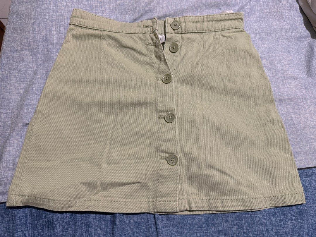 Button-Up Skirt (Category: Skirts) located in Manila. Submitted by itswayne (Listing ID 1413321857, Image 1). Description: - Light green color - Size 36 - A-line silhouette - Made in Bangladesh - rfs: declutter.
