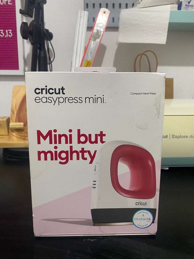 CRICUT MINI HEAT PRESS (Category: Craft Supplies & Tools) located in Angeles City. Submitted by leikir09 (Listing ID 1413354992, Image 2). Description: Wlang gumagamit..hindi pa na oopen. At nagagamit.padala galing USA.