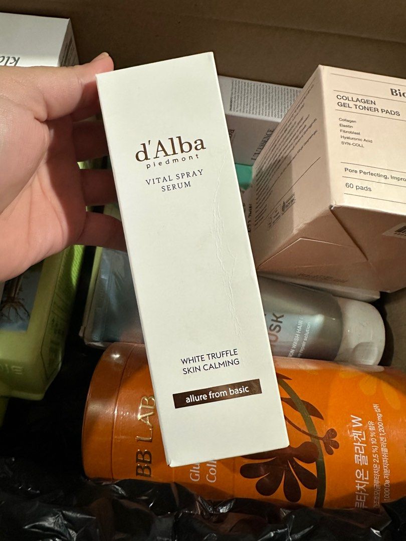 D Alba First Spray Serum & Vital Serum (100ml) (Category: Face Care) located in Manila. Submitted by marys2023 (Listing ID 1413370247, Image 2). Description: Vital Spray Serum ₱980 First Spray Serum ₱980.