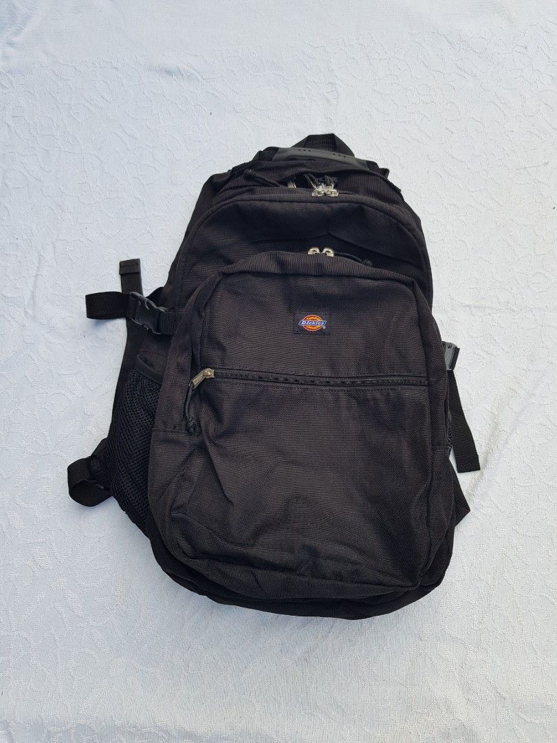 Dickies Backpack Black (Category: Backpacks) located in Santo Domingo. Submitted by jcobedoza213916 (Listing ID 1413288096, Image 1). Description: Dickies Black BackPack unisex men's & women's black na black in person working zipper & Ykk clean goods all compartment 9pcs compartment right & left 2pcs bottle holder strap embroid dickies adjustable front logo patch dickies excellent condition no issue: No Pinhole,No Flaws,No Discoloration.