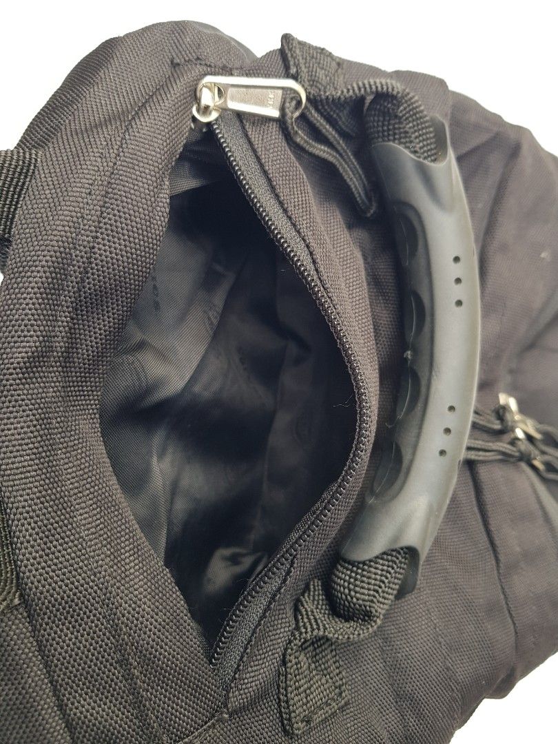 Dickies Backpack Black (Category: Backpacks) located in Santo Domingo. Submitted by jcobedoza213916 (Listing ID 1413288096, Image 3). Description: Dickies Black BackPack unisex men's & women's black na black in person working zipper & Ykk clean goods all compartment 9pcs compartment right & left 2pcs bottle holder strap embroid dickies adjustable front logo patch dickies excellent condition no issue: No Pinhole,No Flaws,No Discoloration.