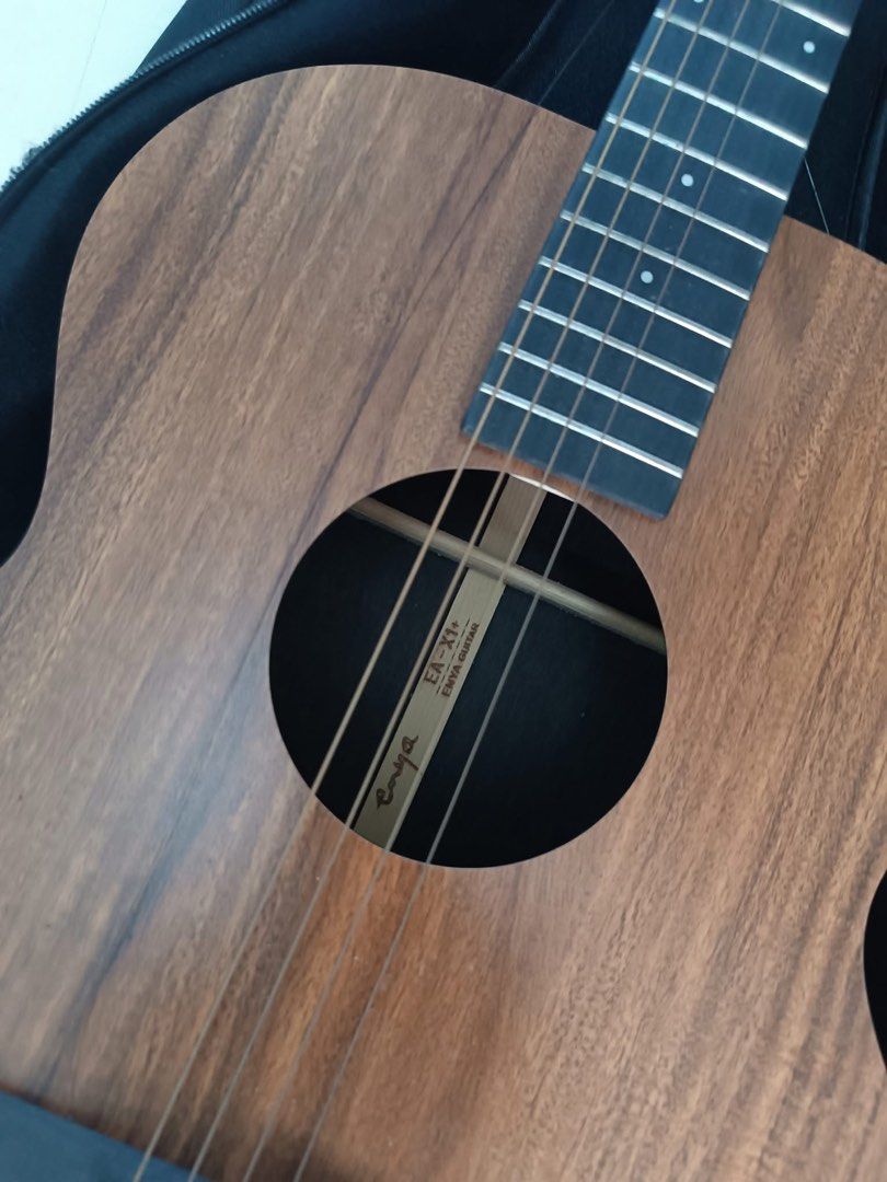 Enya EA-X1+ (Category: Musical Instruments) located in Muntinlupa City. Submitted by lanslotlot (Listing ID 1413366057, Image 2). Description: Selling Enya EA-X1+ acoustic guitar in excellent condition (barely used) Comes with • leather case • strap • manual • extra strings • picks Price: 8,000 MEET UP ONLY AROUND MAKATI Pm if interested .