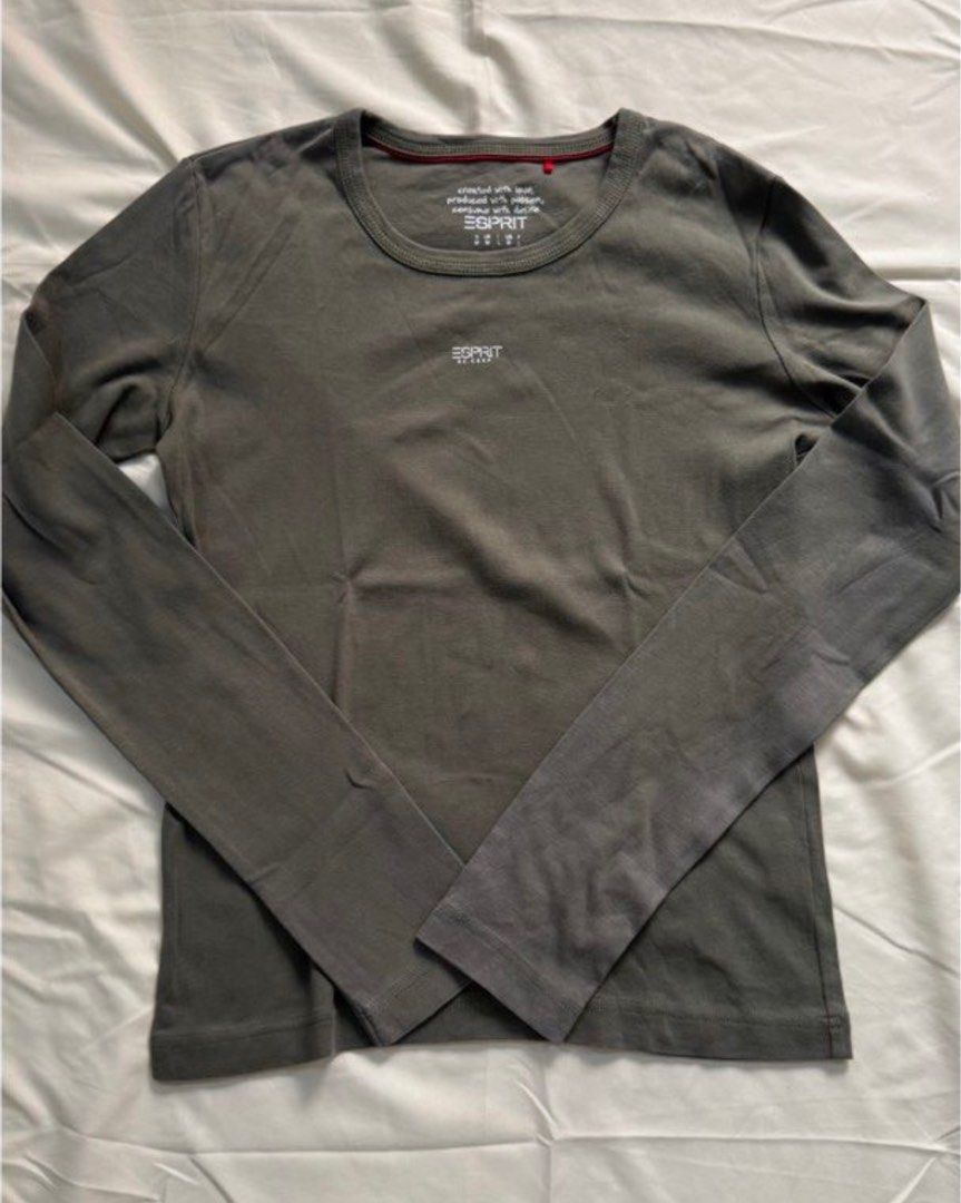 Esprit Long Sleeve in Army Green (Category: Longsleeves) located in Manila. Submitted by dreisells (Listing ID 1413338056, Image 2). Description: Price firm See pics for condition No ww Rfs: decluttering & need funds.