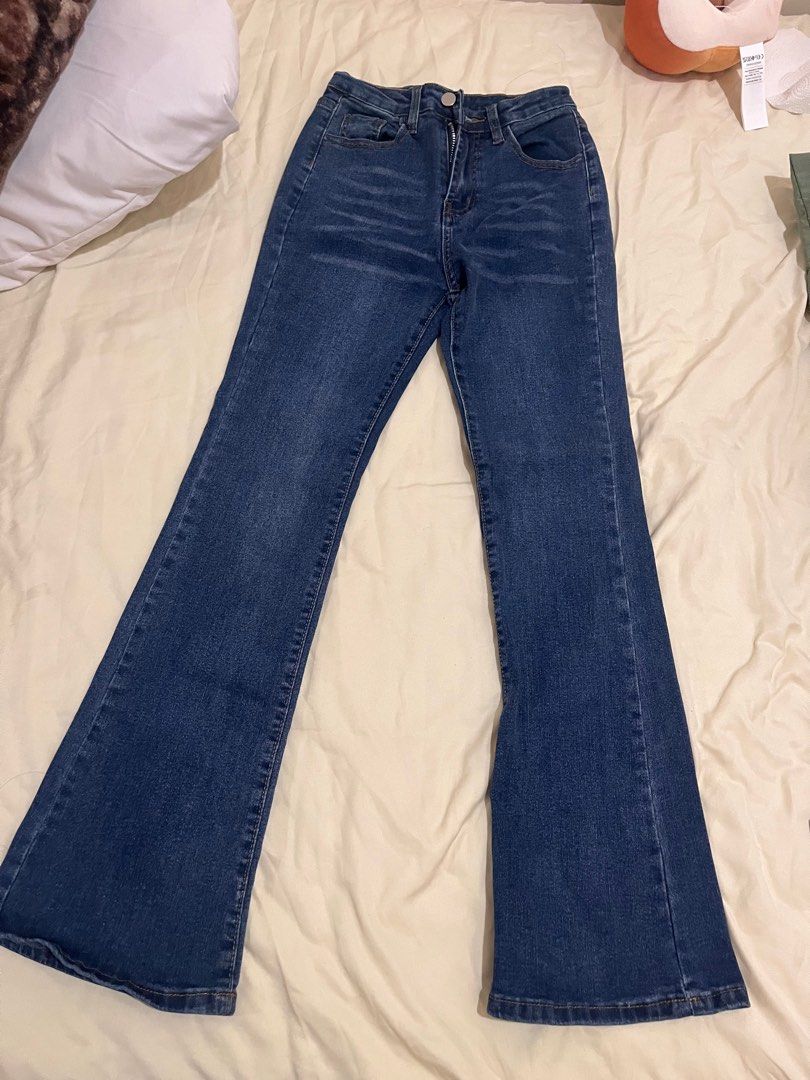 Flare Jeans (Category: Jeans) located in Quezon City. Submitted by alex_declutter (Listing ID 1413423503, Image 1). Description: -never used, flare jeans aren’t flattering on my body type -high quality!! -waist 24/25.
