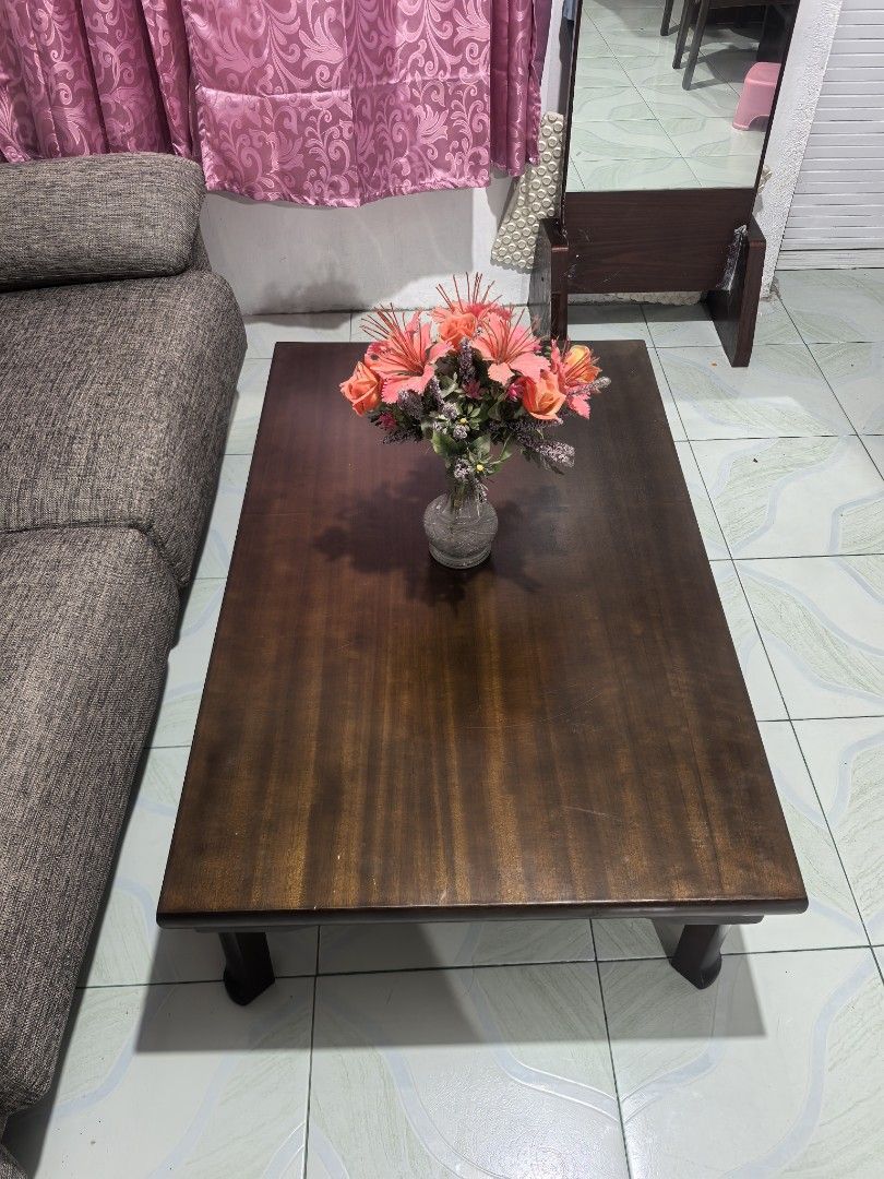 Foldable center table (Category: Tables & Sets) located in Valenzuela. Submitted by mimasujapansurplus (Listing ID 1413418183, Image 2). Description: 📢 AVAILABLE ‼️ 𝑭𝒐𝒍𝒅𝒂𝒃𝒍𝒆 𝑪𝒆𝒏𝒕𝒆𝒓 𝑻𝒂𝒃𝒍𝒆 ✨ Made of wood Durable and sturdy In good condition Length: 47 inches Width: 29 inches Height: 13 inches 🏷️ ₱1,500 only ✨ 📍 𝐕𝐚𝐥𝐞𝐧𝐳𝐮𝐞𝐥𝐚 𝐂𝐢𝐭𝐲 🚚 Available for 𝐬𝐞𝐥𝐟 𝐩𝐢𝐜𝐤-𝐮𝐩 or 𝐥𝐚𝐥𝐚𝐦𝐨𝐯𝐞 𝐝𝐞𝐥𝐢𝐯𝐞𝐫𝐲 𝐭𝐨𝐝𝐚𝐲
