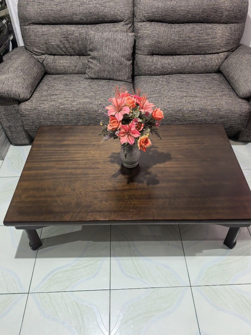 Foldable center table (Category: Tables & Sets) located in Valenzuela. Submitted by mimasujapansurplus (Listing ID 1413418183, Image 1). Description: 📢 AVAILABLE ‼️ 𝑭𝒐𝒍𝒅𝒂𝒃𝒍𝒆 𝑪𝒆𝒏𝒕𝒆𝒓 𝑻𝒂𝒃𝒍𝒆 ✨ Made of wood Durable and sturdy In good condition Length: 47 inches Width: 29 inches Height: 13 inches 🏷️ ₱1,500 only ✨ 📍 𝐕𝐚𝐥𝐞𝐧𝐳𝐮𝐞𝐥𝐚 𝐂𝐢𝐭𝐲 🚚 Available for 𝐬𝐞𝐥𝐟 𝐩𝐢𝐜𝐤-𝐮𝐩 or 𝐥𝐚𝐥𝐚𝐦𝐨𝐯𝐞 𝐝𝐞𝐥𝐢𝐯𝐞𝐫𝐲 𝐭𝐨𝐝𝐚𝐲
