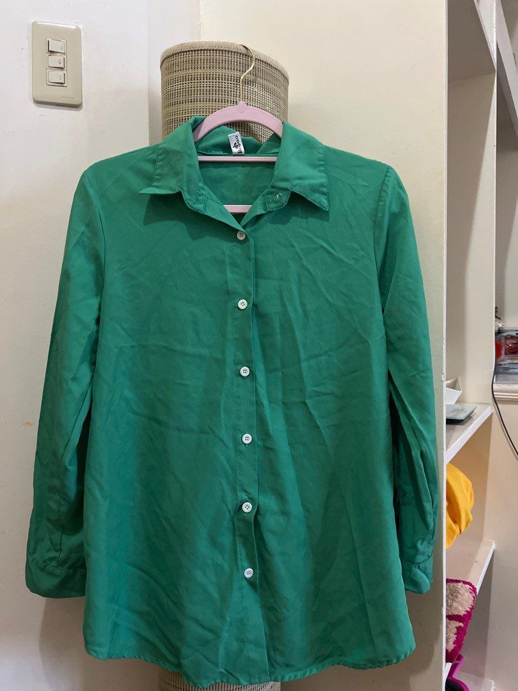 Green Top & Bottom Set (Category: Sets or Coordinates) located in Manila. Submitted by abmrc (Listing ID 1413329661, Image 1). Description: .