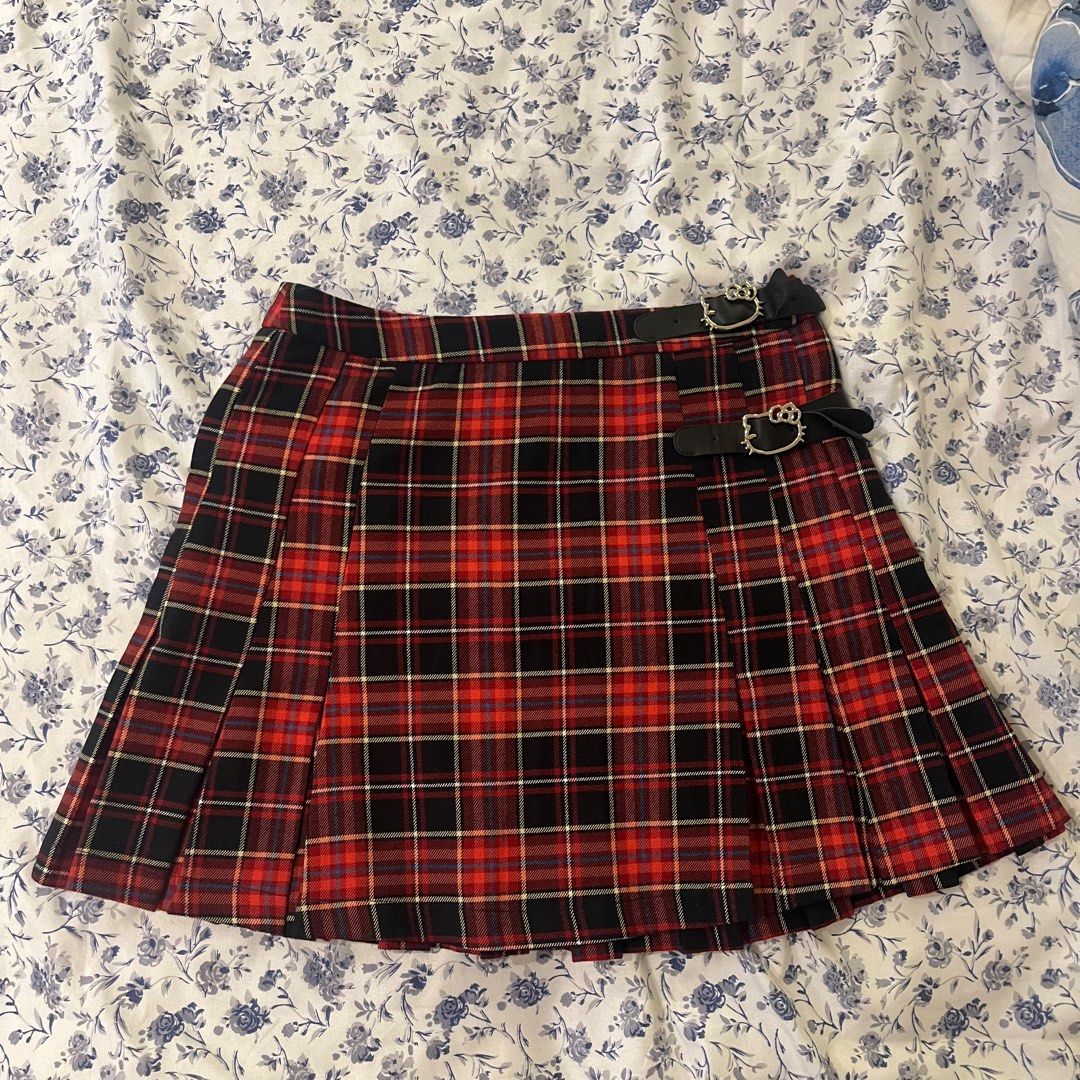 Hello Kitty x Forever 21 Plaid Skirt (Category: Skirts) located in Quezon City. Submitted by matchaprincess33 (Listing ID 1413413547, Image 1). Description: - Never Used! - Kitty x Forever 21 Collaboration - Red and black plaid pleated skirt - Features two black straps with Kitty buckles - Size: US S very cute! y2k .