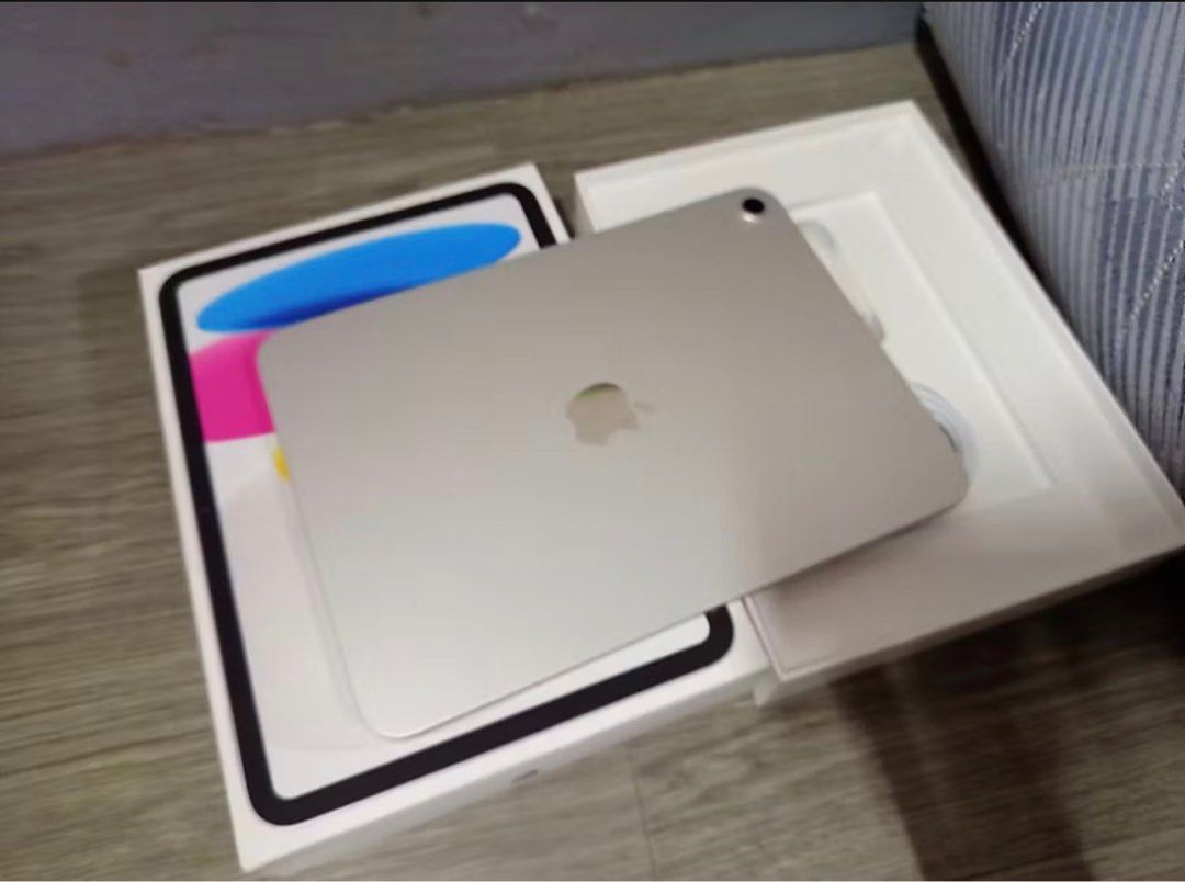 iPad 10th 64gb Silver from US (Category: Laptops & Notebooks) located in Quezon City. Submitted by littleliv (Listing ID 1413305799, Image 3). Description: iPad 10th edition silver 64gb Bought Feb 2025 in Walmart One year warranty Complete with box All original authentic legit Not updated to ios26. With screen protector Add ₱9k for package with apple magic keyboard white kickstand type original authentic with box Swap package only for ipad mini 7